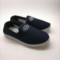 ราคา โล๊ะสต็อคCLICKS รองเท้าผ้าใบ รุ่น KG-001 Size 39-44 (26508365273)