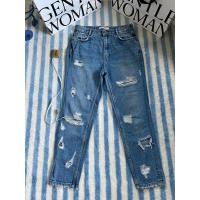 ราคา Zara size S เหมาะกับ สาว m ยีนส์ เอวสูง ทรงบอย มีปัก ด้านหลัง (22446974193)