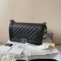 ราคา Used once ชาแนล Boy 10" in black cavier holo26x fullset recUK 05/18 (21222347420)