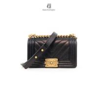 ราคา [ของแท้]CHANEL BOY 8 BLACK CAVIAR CHEVRON GHW มีใบรับประกัน ตรวจสอบได้ทุกใบ ✅ (44008836331)
