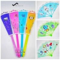 ราคา KPOP BTS BT21 ตัวอักษรพัดลมพับพลาสติก (43871279484)