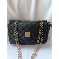 ราคา ♥️กระเป๋าหนังมือ2 Lulu Casta♥️สภาพ 85% สีดำ หนังแท้♥️คล้องไหล่ ครอสบอดี้ได้♥️สายโซ่ทอง อะไหล่ทองตีแบรนด์♥️หนังเย็บลาย (28823777970)