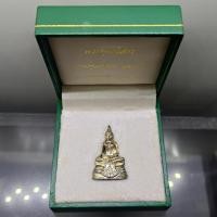 ราคา พระพุทธโสธร ลอยองค์ เนื้อเงินขัดเงา ที่ระลึกกรมศุลกากร 120 ปี พ.ศ.2537 พร้อมกล่องเดิม (18378861435)