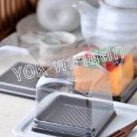 ราคา กล่องเค้กสีเหลี่ยมคำใหญ่ฐานน้ำตาล+ฝาโดมล็อค บรรจุ 50 ชุด/แพ็ค (27853558718)