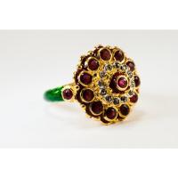 ราคา (R69 ชื่อแบบ "แคแสด") : แหวนชูทรงโบราณแกะลายไทยลงยาประดับพลอยทับทิมเจียเหลี่ยมล้อมเพชรแท้ (Ruby) (26722448578)