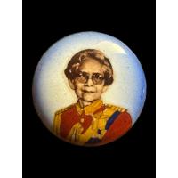 ราคา ล็อคเก็ตสมเด็จพระศรีนครินทราบรมราชชนนี สมเด็จย่า ทรงชุดทหารอากาศ สีแดง ขนาด2.9ซม (28133565454)