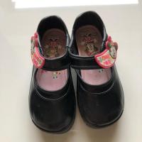 ราคา รองเท้านักเรียนบาจา ไซส์8 ใหม่มากค่ะ (2240965974)