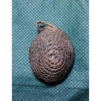 ราคา เบี้ยแก้ ๓ ( มีหู ๒ หู ถักเชือกในตัว ) ถักเชือกหุ้มเก่าเก่า ( พระแท้ไม่รู้ที่ พระดีไม่รู้วัด ) (20608330676)