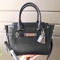 ราคา COACH swagger 21 carryall in pebble leather (881986064)