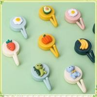 ราคา ✨✨youngtime 1 ชิ้น ราวแขวนเสื้อผ้าน่ารัก ราวแขวนกุญแจพลาสติก ถุงเก็บเสื้อผ้า ราวแขวนผ้าเช็ดตัว ตะขอแขวนติดผนังลายการ์ตูนสัตว์ youngtime✨✨ (49850554083)