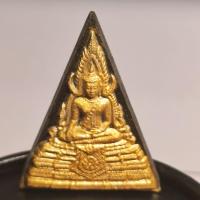 ราคา พระพุทธชินราช เนื้อผง หลังภปร.ทองแดง ผสมผงจิตรลดาและเส้นพระเจ้าในหลวง (29968510657)