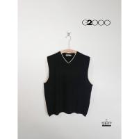 ราคา [พร้อมจัดส่ง] เสื้อกั๊กไหมพรมผู้หญิง คอวีแขนกุด G2000 สีดำ ขอบขาว สภาพ85% ผ้ามีขนเล็กน้อย (42963426388)