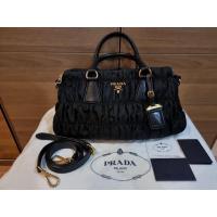 ราคา Prada Tessuto Gaufre Nero ของแท้ สภาพดี (17200674400)