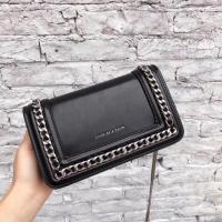 ราคา กระเป๋าสะพายข้าง Charles&Keith Chain detail Clutch (มือสอง) (24551001257)