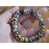 ราคา เทพจำแลงภมร ร้อยกับว่าน 108 หรือ ประคำเบญจรงค์ สีเหลืองดำขาว ลายเสือ ของครูบากฤษณะ อินทวัณโณ (21967469612)