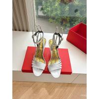 ราคา Valentino 2025 ฤดูร้อนสไตล์ใหม่รองเท้าแตะส้นสูงสุภาพสตรีปากปลา (24847132566)