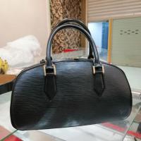 ราคา ❌SOLD❌Uesd LV epi ลายไม้ สีดำ (1674911314)