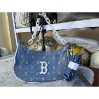 ราคา กระเป๋าทรงคล้องไหล่ ผ้ายีนส์มือสอง (29119259057)