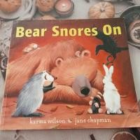 ราคา หนังสือปกอ่อน Bear Snores On มือสอง (20214671427)