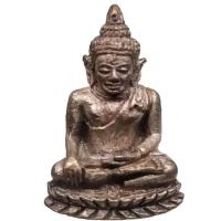 ราคา รูปหล่อหลวงพ่อเพชร เนื้อเงิน วัดท่าหลวง ปี 2525 (25861045887)