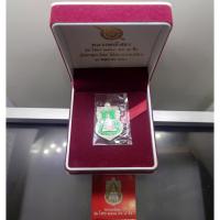 ราคา หลวงพ่อโสธร พิมพ์เสมา เนื้อเงิน ลงยา รุ่นโสธร 2560 ตำรวจ ๘ ริ้ว ขนาดสูง 3 เซ็น ปี2560 พร้อมกล่องเดิม (21394602045)