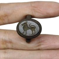 ราคา แหวนหินโมรา หินอาเกต หินแท้ธรรมชาติ แหวนโบราณ ทรงรี แกะสลักโรมัน ลายสัตว์ ขนาด 57 Old Agate Roman Animal Ring Size 8US (28142366566)