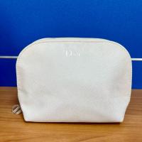 ราคา Cosmetic Bag กระเป๋าเครื่องสำอาง สีขาว แบรน Dior มือ2 (28036598215)