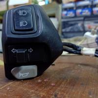 ราคา สวิทช์แฮนด์ ฝั่งซ้าย Yamaha Aerox สินค้ามือสอง แท้มือสอง สภาพดีใช้งานปกติ สินค้าตามรูป (17697434234)