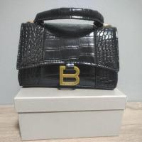 ราคา กระเป๋าถือหนังสีดำ ยี่ห้อ Balenciaga (27225377343)