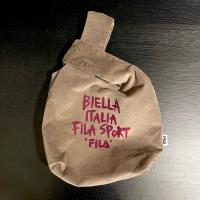 ราคา กระเป๋าหิ้ว FILA มือสอง ของแท้ มีช่องเล็ก ซื้อมาไม่เคยใช้เลย (16996814639)