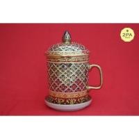 ราคา แก้วมัคเบญจรงค์ ลายนูนเงา พร้อมฐานและฝาปิด (4938946050)