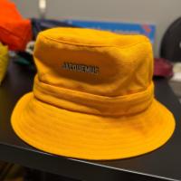 ราคา used JACQUEMUS Le Bob Gadjo Bucket Hat size 58 สีเหลือง (42511454044)
