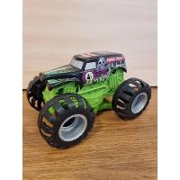ราคา Monster cars Grave Digger มือสอง (22931025521)
