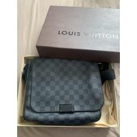 ราคา กระเป๋า สะพายข้างผู้ชาย louis vuitton (7161731199)