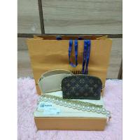 ราคา แท้like new lv cosmetic pouch pm (22844558970)
