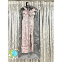 ราคา ถุงคลุมชุดราตรี ถุงใส่ชุดราตรี ถุงคลุมเสื้อผ้า ยาว65นิ้ว ด้านหน้าใส ด้านหลังสีบรอน (24401439282)