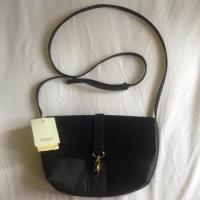 ราคา มีโค้ดส่วนลดค่ะ กระเป๋าสะพายข้าง Pull&Bear ของแท้ (566923217)