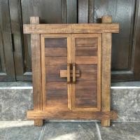 ราคา บานกระจก กรอบกระจก แบบบานประตู-โบราณ ทำจากไม้สัก ขนาดยาว 62 x กว้าง52 x หนา 3 ซม. (จัดส่งพร้อมกระจกเงา พร้อมใช้งาน) (19880209102)