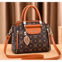ราคา A01 พร้อมจัดส่ง กระเป๋าถือ/สะพายข้าง สำหรับผู้หญิง (26467796240)