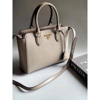 ราคา สินค้าพร้อมส่ง New PRADA หนัง Saffiano สีเทา ทรงสวย น้ำหนักเบา มีซิปบน ขนาด : 10 x 8.75 x 4 นิ้ว (13724675802)