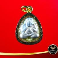 ราคา จี้พระ พระปิดตา วัดบ้านไร่ เนื้อสามกษัตริย์ เลี่ยมกรอบทอง ชุบทองไมครอน ขนาด 2x3 CM สินค้าขายดีพร้อมส่ง (3993923874)