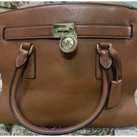 ราคา Michael Kors | MK | แท้ Crossbody Bag 15 นิ้ว มือสองสภาพดี (27803483038)