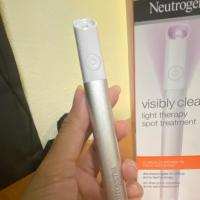 ราคา Neutrogena Light Therapy Acne Spot Treatment (7637916059)