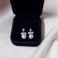 ราคา ต่างหูมุกแท้ ตุ้มหูมุกแท้ชมพู ขนาดมุก8mm. ตัวเรือนเงินแท้ ประดับเพชรCZ (11525086800)