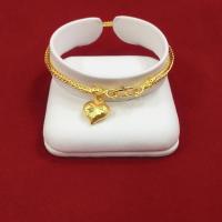 ราคา สร้อยข้อมือทองลายสี่เสาห้อยหัวใจ ยาว 7 นิ้ว 2 สลึง หุ้มเศษทองเยาวราช ทองชุบ ทองปลอม ใส่แทนทองแท้ได้ ใส่อาบน้ำได้ (8663579027)