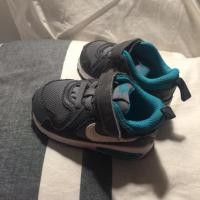 ราคา รองเท้าเด็ก ไนกี้ Nike ของแท้ สภาพแทบไม่ได้ใช้ ไซส์ 10 (807676877)