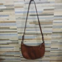 ราคา กระเป๋าสะพายข้าง ELLE แท้ มือสองสภาพสวย (3221228140)