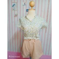 ราคา เสื้อครอปเชิ้ต คอปก เอวจั้ม ลายดอกเล็กๆ (3956863048)