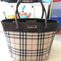 ราคา กระเป๋าถือ Burberry ของแท้ มือสอง เมืองผู้ดีอังกฤษ ราคาถูก รับประกันของแท้ (1081889128)