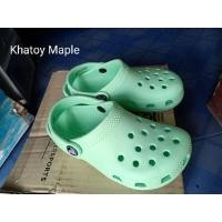 ราคา ส่งต่อ รองเท้าเด็ก crocs c10 แท้ มือสอง สภาพมือหนึ่ง (17958533226)